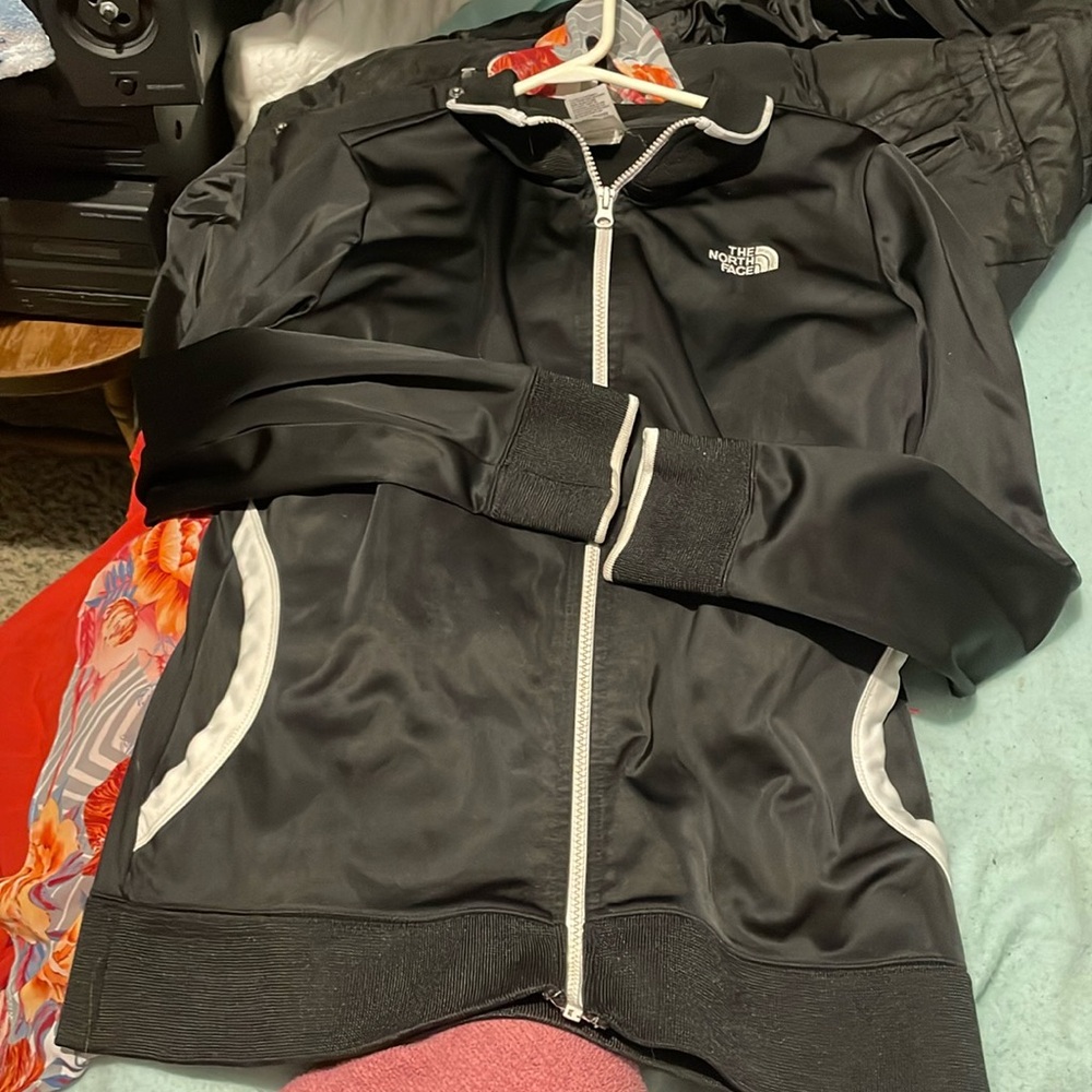 Women’s Large jacket the north face brand light weight wind breaker